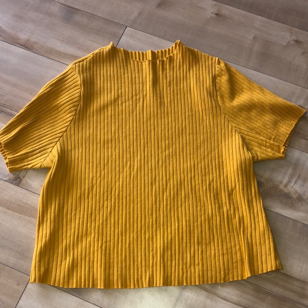 MUSTARD YELLOW CROPPED RIBBED TOP